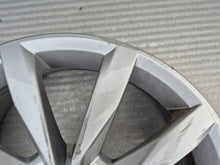 Laden Sie das Bild in den Galerie-Viewer, 1x Alufelge 17 Zoll 6.0" 5x112 48ET Glanz Silber 5G0601025K VW Golf Vii FEL7130466235cy