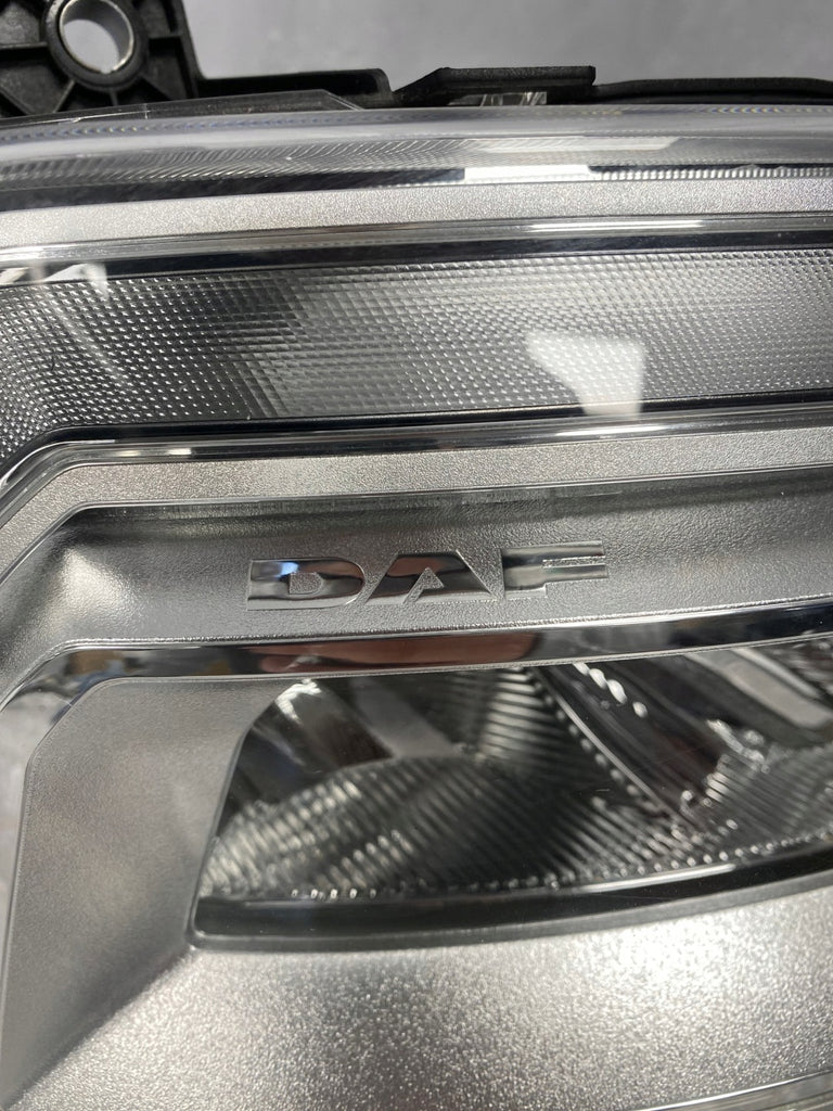 Frontscheinwerfer Daf 2188979 L353858 LED Rechts Scheinwerfer Headlight SCH4817022566fn