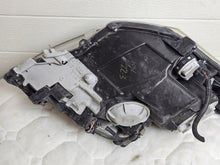 Load image into Gallery viewer, Frontscheinwerfer Toyota Avensis 81158-05310 Links Scheinwerfer Headlight SCH2775209796db