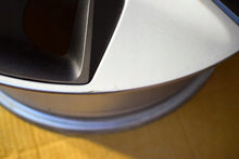 Load image into Gallery viewer, 1x Alufelge 16 Zoll 6.5&quot; 5x114.3 50ET Glanz Silber 52910-G7200 Hyundai Ioniq