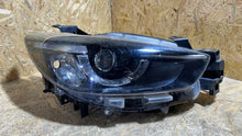 Laden Sie das Bild in den Galerie-Viewer, Frontscheinwerfer Mazda 5 I KD3151030 Rechts Scheinwerfer Headlight SCH8883855635vi