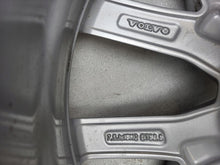 Laden Sie das Bild in den Galerie-Viewer, 1x Alufelge 18 Zoll 7.5" 5x108 50 5ET Glanz Silber 31423851 Volvo V60 Xc60 FEL1363552845kn