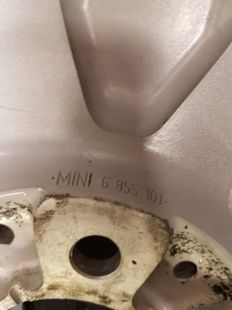 1x Alufelge 15 Zoll 5.5" 5x112 46ET Glanz Silber 6855101 Mini F57 F56 F55