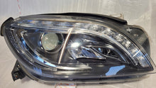 Load image into Gallery viewer, Frontscheinwerfer Mercedes-Benz W166 A1668205559 LED Rechts Headlight