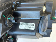 Load image into Gallery viewer, Frontscheinwerfer Toyota Proace 9808581180 Rechts Scheinwerfer Headlight SCH9233256063tk