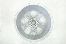 Laden Sie das Bild in den Galerie-Viewer, 1x Alufelge 17 Zoll 7.0&quot; 5x112 45ET 5E0601025S Skoda Octavia Iii Rim Wheel