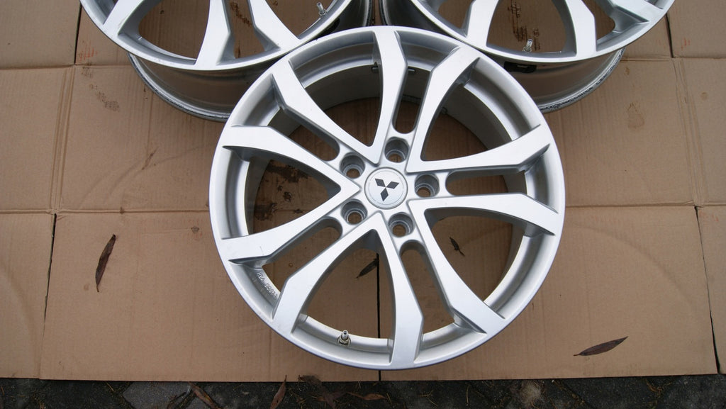 1x Alufelge 18 Zoll 7.5" 5x114.3 39ET Mitsubishi Rim Wheel