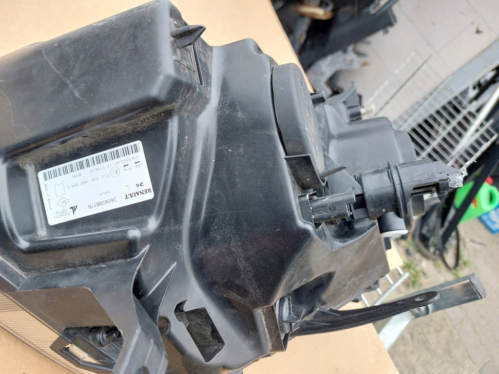 Frontscheinwerfer Dacia Duster Ein Stück (Rechts oder Links) Headlight