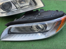 Load image into Gallery viewer, Frontscheinwerfer Volvo S80 V70 31214172 8635076 Bi-Xenon Rechts oder Links SCH1024603469ej