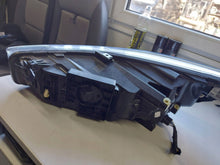 Load image into Gallery viewer, Frontscheinwerfer Ford Focus NX7B13E014CF Rechts Scheinwerfer Headlight SCH2003858688vj