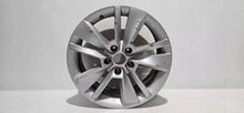 Laden Sie das Bild in den Galerie-Viewer, 1x Alufelge 17 Zoll 7.0&quot; 5x112 45ET 57A601025K Skoda Kamiq Rim Wheel