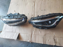 Laden Sie das Bild in den Galerie-Viewer, Frontscheinwerfer Mercedes-Benz W245 2479067001 Ein Satz Scheinwerfer Headlight SCH1456475363xv