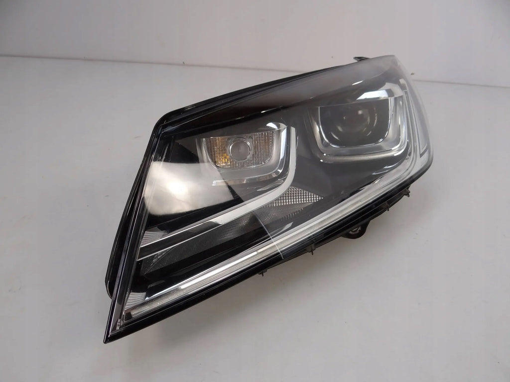 Frontscheinwerfer VW Touareg 7P1941033A Xenon Links Scheinwerfer Headlight