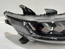 Laden Sie das Bild in den Galerie-Viewer, Frontscheinwerfer Mitsubishi Outlander III 8301D332 LED Rechts Headlight