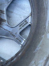 Laden Sie das Bild in den Galerie-Viewer, 1x Alufelge 17 Zoll 7.5&quot; 4x108 42,5ET Glanz Silber K1BJ-A1A Ford Fiesta