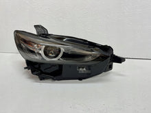Laden Sie das Bild in den Galerie-Viewer, Frontscheinwerfer Mazda GRF5-51030 Ein Stück (Rechts oder Links) Headlight