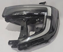 Laden Sie das Bild in den Galerie-Viewer, Frontscheinwerfer Nissan Interstar Master III 260609073R 2404181634 Links SCH7456309090uu