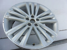 Laden Sie das Bild in den Galerie-Viewer, 1x Alufelge 19 Zoll 8.0" 5x112 44ET 3V0601025 Mg Superb Rim Wheel FEL9155070713iz
