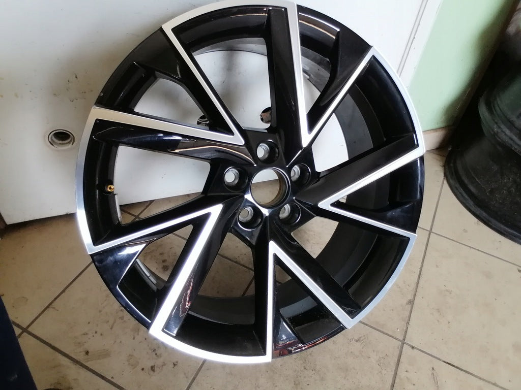 1x Alufelge 18 Zoll 7.0" 5x100 39ET 657601025 Skoda Fabia Scala Rim Wheel FEL9558980099pt