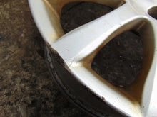 Laden Sie das Bild in den Galerie-Viewer, 1x Alufelge 17 Zoll 7.5&quot; 5x114.3 45ET Silber PZ474-T0677-Z Toyota Avensis