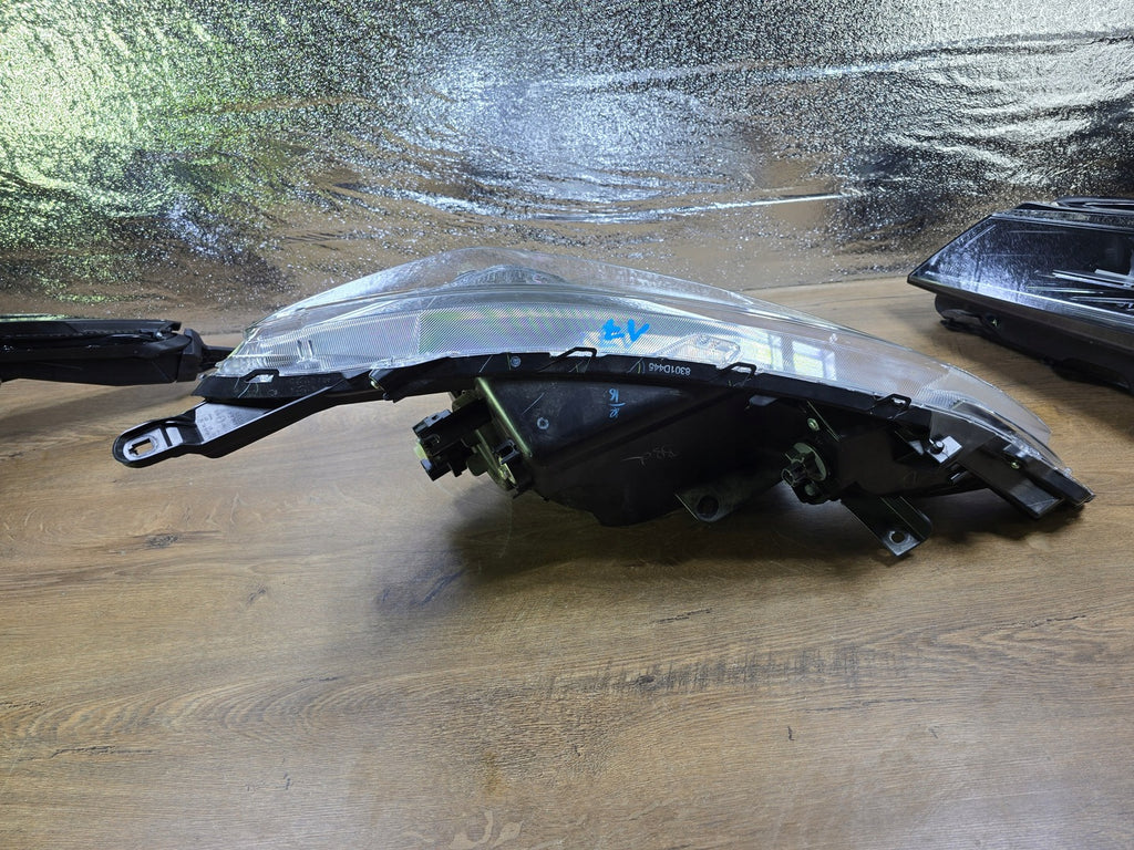 Frontscheinwerfer Mitsubishi Space Star W5335 Ein Stück (Rechts oder Links)