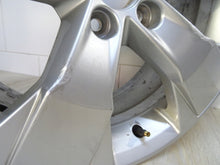 Laden Sie das Bild in den Galerie-Viewer, 1x Alufelge 18 Zoll 7.5&quot; 5x108 50,5ET Glanz Silber 31471553 Volvo Xc40 Rim Wheel