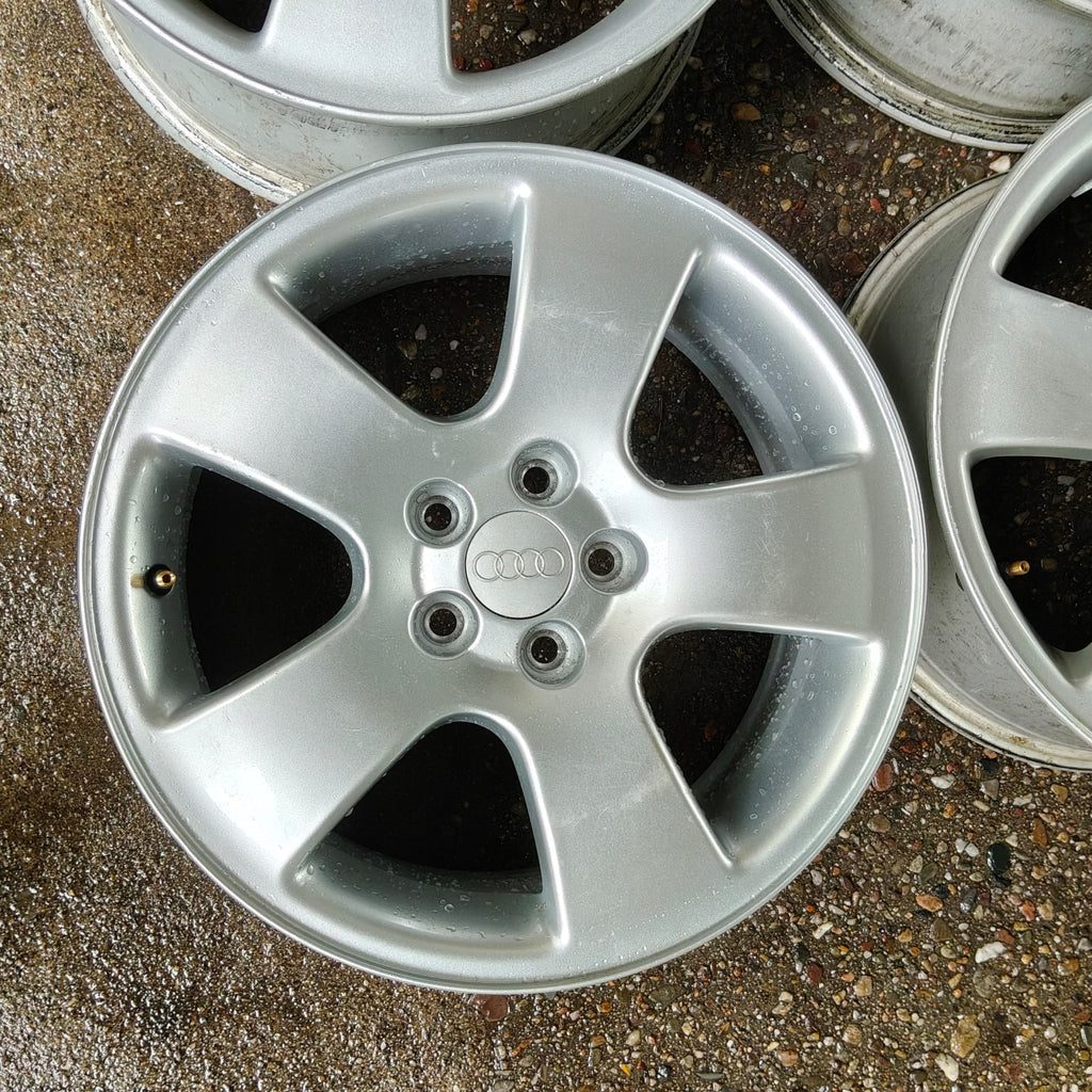 4x Alufelge 16 Zoll 6.5" 5x100 42ET Glanz Silber Audi Rim Wheel FEL3321086294ha