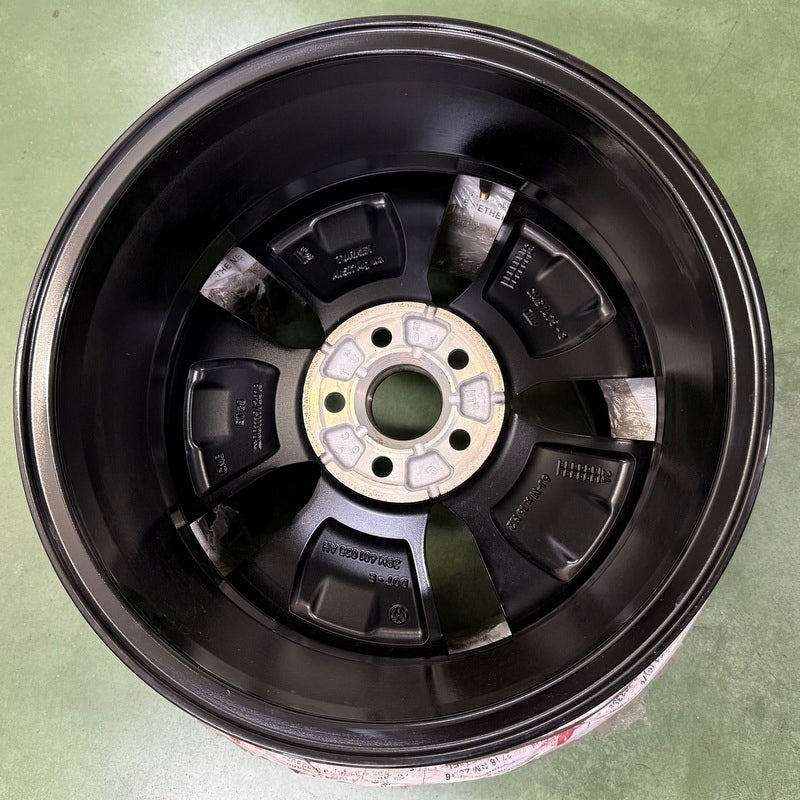 1x Alufelge 16 Zoll 6.0" 5x100 35ET Schwarz 2GM601025AH VW Rim Wheel FEL6939635006wb