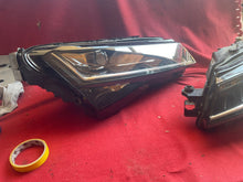 Laden Sie das Bild in den Galerie-Viewer, Frontscheinwerfer Skoda 3V1941015D 3V1941016D LED Ein Satz Headlight