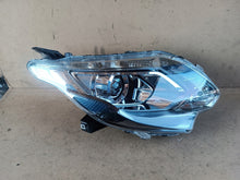 Laden Sie das Bild in den Galerie-Viewer, Frontscheinwerfer Mitsubishi L200 LED Rechts Scheinwerfer Headlight