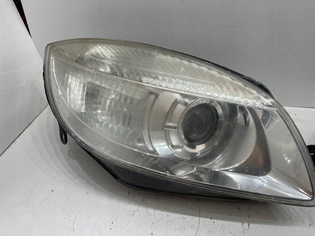 Frontscheinwerfer Skoda Fabia II Ein Stück (Rechts oder Links) Headlight
