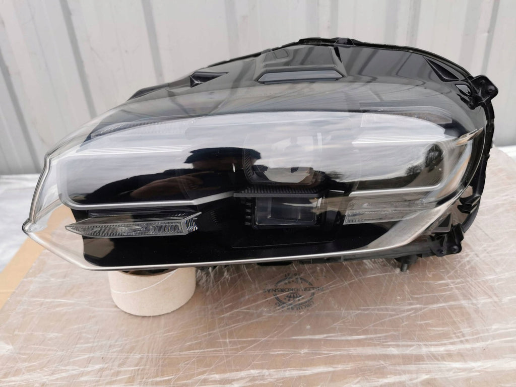 Frontscheinwerfer Porsche Taycan 9J1941031E-BAX Links Scheinwerfer Headlight SCH9818610956ie