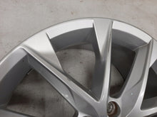 Laden Sie das Bild in den Galerie-Viewer, 1x Alufelge 18 Zoll 7.5&quot; 5x112 51ET Glanz Silber 5F0601025 Seat Leon Rim Wheel