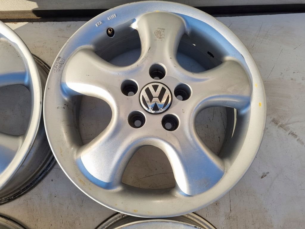 4x Alufelge 16 Zoll 6.0" 5x112 49ET Silber 76110449 VW Caddy V Golf VII Touran FEL2627104544pm