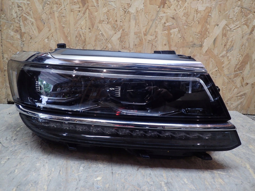 Frontscheinwerfer VW Tiguan Ad1 5NB941082A FULL LED Rechts Headlight