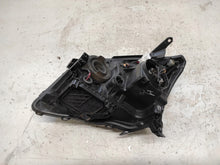 Laden Sie das Bild in den Galerie-Viewer, Frontscheinwerfer Toyota Avensis PAW4525 Rechts Scheinwerfer Headlight SCH6935231494km