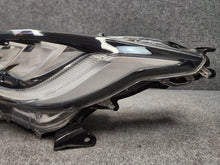 Laden Sie das Bild in den Galerie-Viewer, Frontscheinwerfer Toyota Yaris K08SCZ 0013619K08 LED Links Headlight SCH8439207956ck