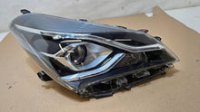 Load image into Gallery viewer, Frontscheinwerfer Toyota Yaris Rechts Scheinwerfer Headlight