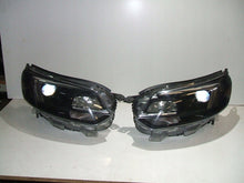 Laden Sie das Bild in den Galerie-Viewer, Frontscheinwerfer Opel Zafira Vivaro 983283768000 Xenon Rechts oder Links