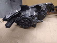 Laden Sie das Bild in den Galerie-Viewer, Frontscheinwerfer Mitsubishi Outlander ECM921-21A20 Rechts oder Links