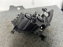 Laden Sie das Bild in den Galerie-Viewer, Frontscheinwerfer Opel Movano B Master III 260105567 Rechts Headlight SCH7206998772em