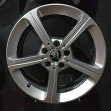 Laden Sie das Bild in den Galerie-Viewer, 4x Alufelge 17 Zoll 6.5" 5x112 44ET Glanz Mercedes-Benz Octavia I Rim Wheel FEL3522151398hh