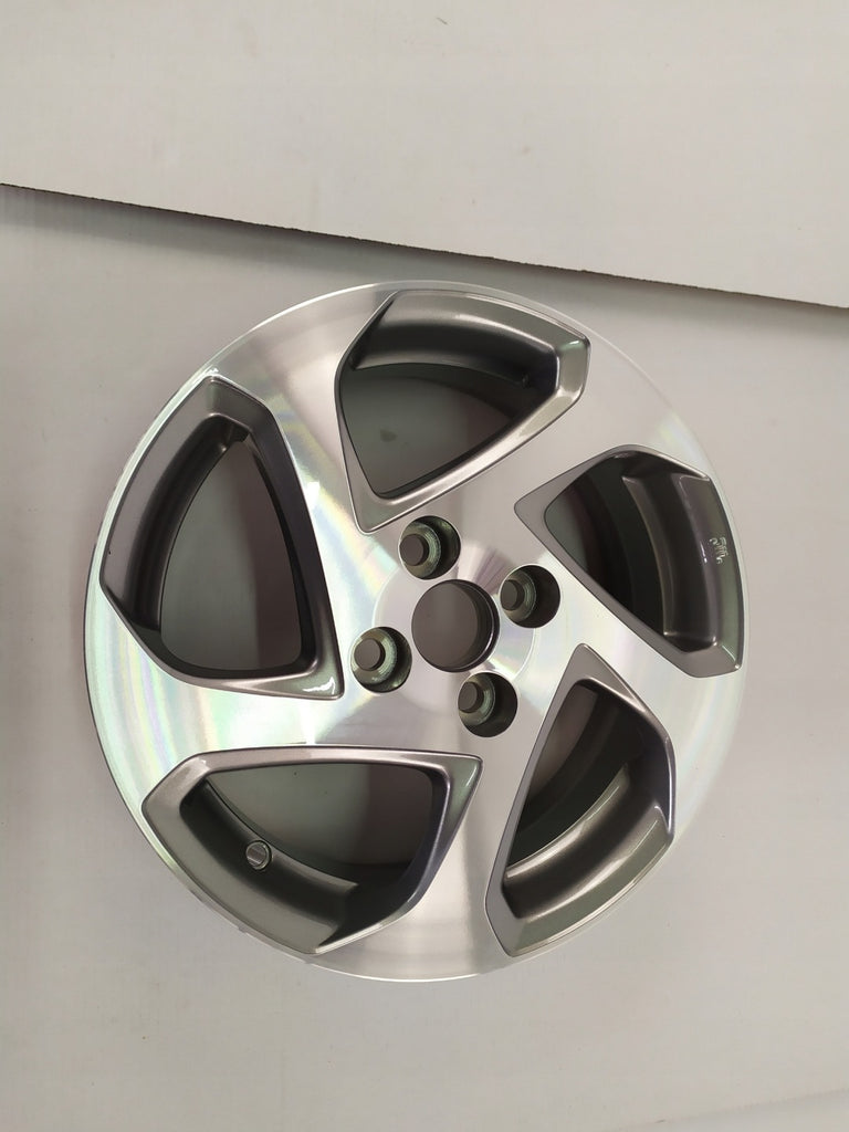 1x Alufelge 15 Zoll 5.0" 4x100 39ET Glanz Silber 426110DC60 Mg Aygo Rim Wheel FEL7098472494jx