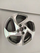 Load image into Gallery viewer, 1x Alufelge 15 Zoll 5.0" 4x100 39ET Glanz Silber 426110DC60 Mg Aygo Rim Wheel FEL7098472494jx