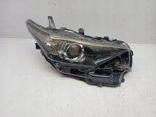 Laden Sie das Bild in den Galerie-Viewer, Frontscheinwerfer Toyota Auris 81110-02K30 Rechts Scheinwerfer Headlight SCH3134572710zi