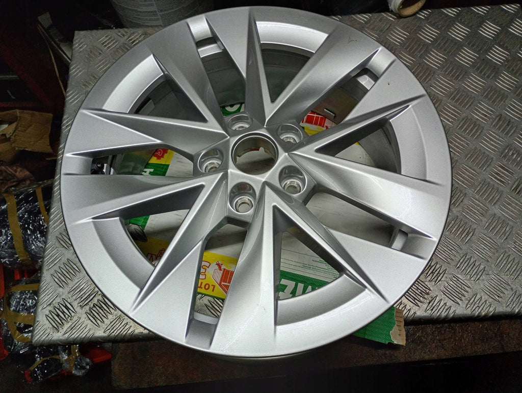 1x Alufelge 17 Zoll 46ET Silber 5E3601025 Skoda Octavia I Rim Wheel FEL7991561510dp