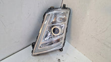 Load image into Gallery viewer, Frontscheinwerfer Volvo 22239247 Xenon Links Scheinwerfer Headlight SCH6123326322zc