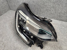 Laden Sie das Bild in den Galerie-Viewer, Frontscheinwerfer Renault Captur II 260104525R LED Rechts Scheinwerfer Headlight SCH7392322779kt