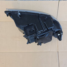 Laden Sie das Bild in den Galerie-Viewer, Frontscheinwerfer BMW 3 E91 E90 7202589 Links Scheinwerfer Headlight SCH6730629882if