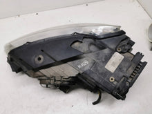 Laden Sie das Bild in den Galerie-Viewer, Frontscheinwerfer VW Passat 55425543 Vorderseite Scheinwerfer Headlight